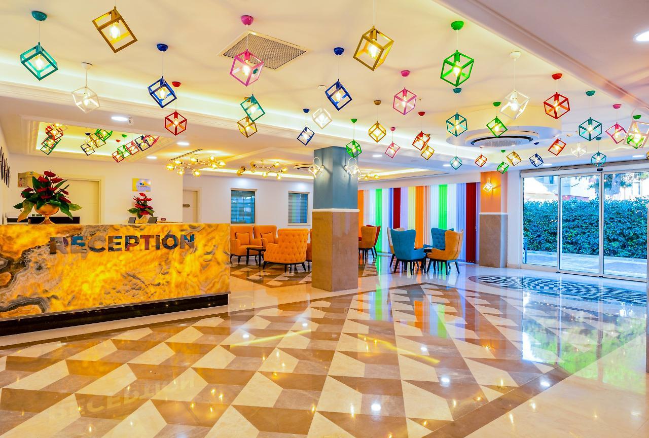 Crystal Club World Of Colours Hotel Богазкент Екстериор снимка